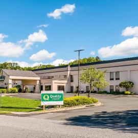 Quality Inn & Suites Bel Air I-95 Exit 77A，位于贝莱尔的酒店