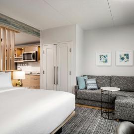 TownePlace Suites by Marriott Tecumseh Windsor，位于Tecumseh的酒店