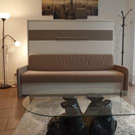 Loft cosi à proximité du centre géographique Belge，位于让布卢的酒店