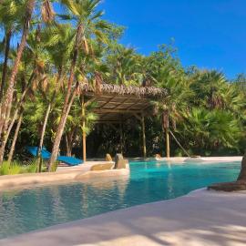 Kin Resort Lodge，位于玛雅湾的酒店