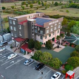Hotel Celiku，位于Muriqan的酒店