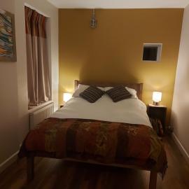 Cosy room in canalside home，位于海伯敦桥的酒店