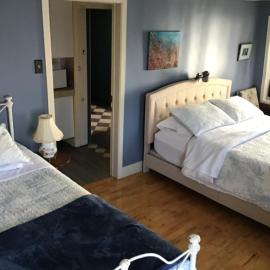 Chez Odette, suite international，位于罗贝瓦勒的酒店