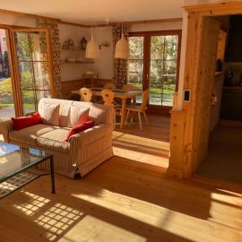 2,5 Zimmer Wohnung mit Bergblick in Engadin，位于楚奥茨的酒店