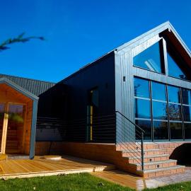 Mănăstirii Chalet - Wood, Glass & Silence，位于Pangarati的酒店