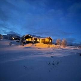 Mountain Cabin With Magical Views At Dagalifjell，位于Uvdal的酒店
