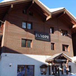 Hotel Europe，位于琪纳尔的酒店