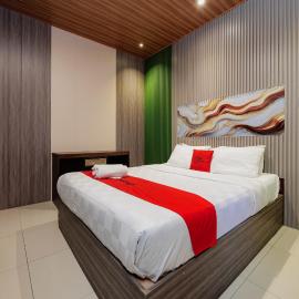 RedDoorz near Exit Toll Bogor，位于茂物的酒店