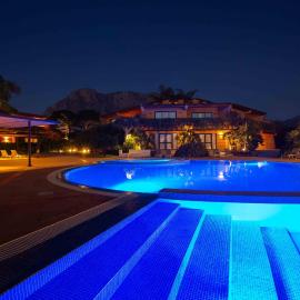 Magaggiari Hotel Resort，位于奇尼斯的酒店
