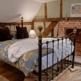 The Cotswold Luxe Cottage，位于法拉姆灵厄姆的酒店