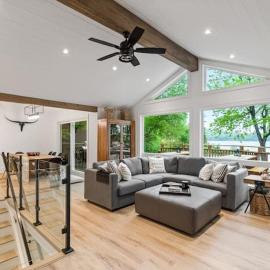 The Big Chill Luxe Lakefront w Hot Tub and Sauna，位于Sprucedale的酒店