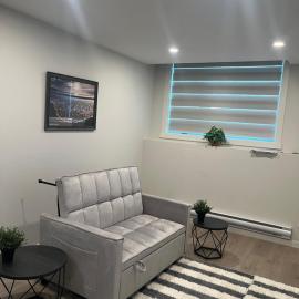 Livingston Calgary Lovely space，位于Calgary的酒店