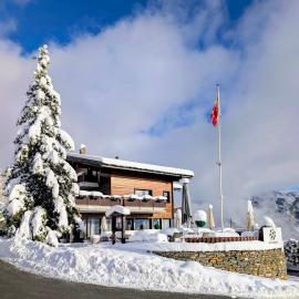 Guesthouse Hotel Between,位于Chamoson的酒店