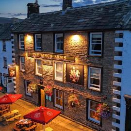 The Kings Arms Hotel，位于里斯的酒店