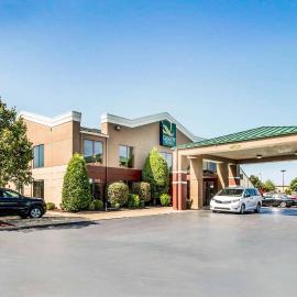 Quality Suites Paducah I-24,位于帕迪尤卡的酒店