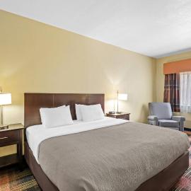 Quality Inn & Suites Des Moines Airport，位于德梅因的酒店