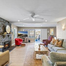 4BR Beach Condo Kids Hideaway Walk to Beach Casino Ole Hanson，位于圣克莱门特的酒店