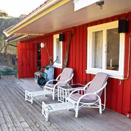 Two charming cottages in Hälleviksstrand SE09133，位于Hälleviksstrand的酒店