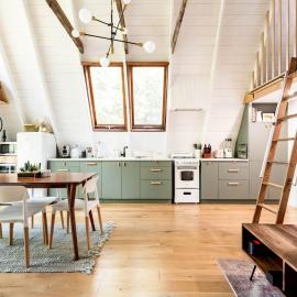 Modern A-Frame Cabin with Loft, Firepit and Grill，位于卡茨基尔的酒店