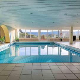 Cosy Getaway mit Schwimmbad und Sauna，位于伦茨基希的酒店