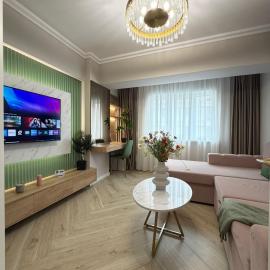 Charming Apartments close CenterCity and Airport by Glam - Parking Option，位于雅西的酒店