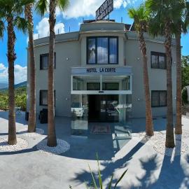 La Corte Park Hotel & Spa，位于Palma Campania的酒店