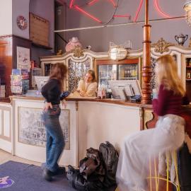 Three Little Pigs Hostel - Your Berlin Castle，位于柏林的酒店