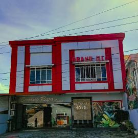Hotel Grand illa palopo，位于Palopo的酒店