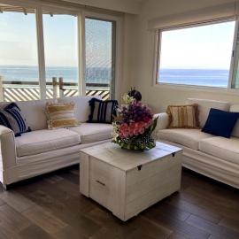 VIVO Residences 2 Bedroom Ocean Front Condo 180 degree ocean views，位于埃斯孔迪多港的酒店