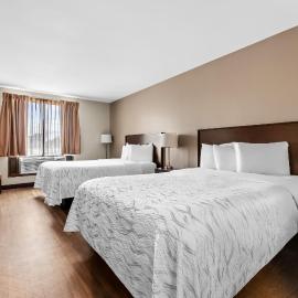 Red Roof Inn PLUS+ & Suites Malone，位于Malone的酒店