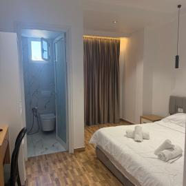 Blue Pines Villa，位于伏罗拉的酒店