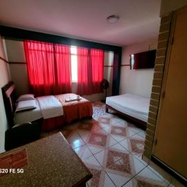 Las Estrellas Hostal，位于Puente Piedra的酒店