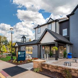 MainStay Suites Sterling near Dulles Town Center，位于斯特灵的酒店