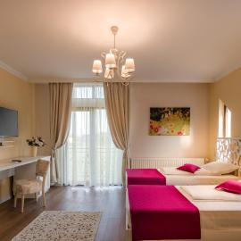 Seva Hotel Health Club，位于坎皮纳的酒店