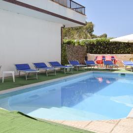 Amazing Apartment In Palmi With House Sea View，位于帕尔米的酒店