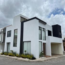 Hermosa residencia en San Pedro Cholula，位于乔卢拉的酒店
