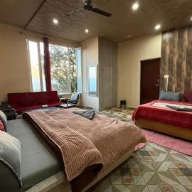 Hotel Sunrise Inn & Restaurant, Kanatal