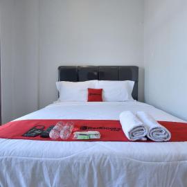 RedDoorz near Alun Alun Cilacap,位于芝拉扎的酒店