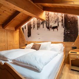 Kaiserkrone Chalet & Spa，位于迪马罗的酒店