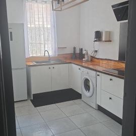 Appartement spacieux, chaleureux et calme，位于皮特尔角城的酒店