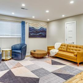 Luxury condo near city and mountains，位于穆雷的酒店