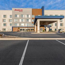 Hampton Inn Mt. Vernon Oh，位于Academia的酒店