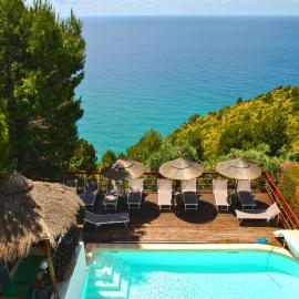 Villa Giulia con piscina vista mare，位于斯佩隆加的酒店