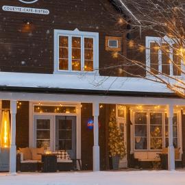 Le 900 Tremblant Inn Café and Bistro，位于蒙特朗布朗的酒店