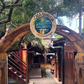 Casa Bambucha Hostel，位于拉斯彭尼塔斯的酒店
