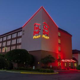 Red Roof Inn PLUS+ Boston - Woburn/ Burlington，位于沃本的酒店