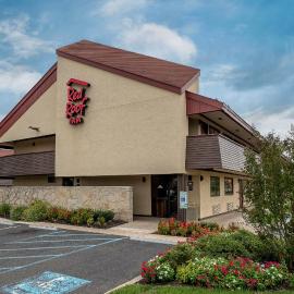 Red Roof Inn Mt Laurel，位于劳雷尔山的酒店