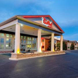 Red Roof Inn & Suites Wilmington – New Castle，位于纽卡斯尔的酒店