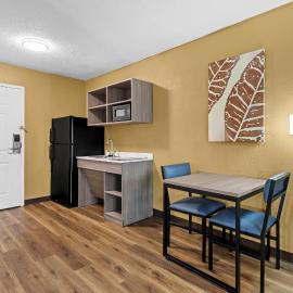 Suburban Studios Charlotte - Executive Park,位于夏洛特的酒店