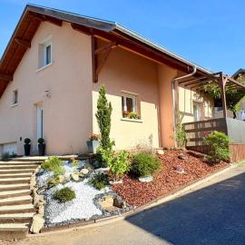 Villa entre lac et montagnes，位于Neuvecelle的酒店
